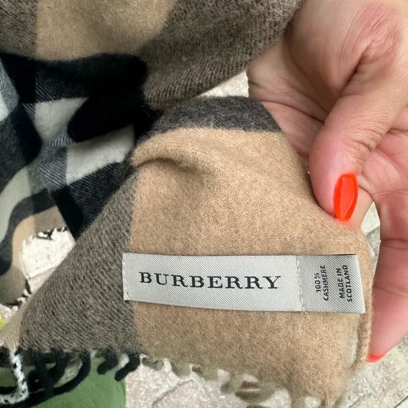 Burberry Checkered Wool Scarf in Tan and Black - Picture 4 of 9